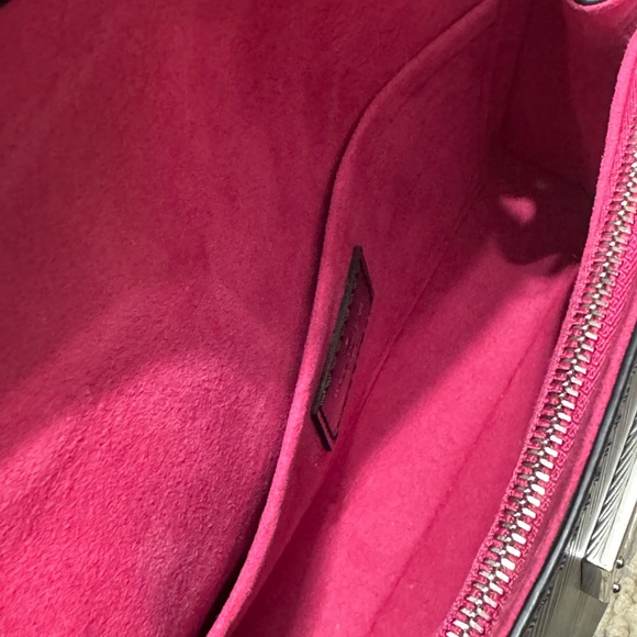 LOUIS VUITTON Cluny Mini Epi Leather Handbag Black $2900 Retail - Picture 15 of 17